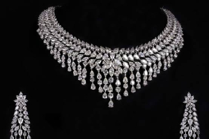 Diamond Jewellery Above 15 years Old Exchange Gold and Diamond for Cash